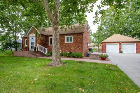 205 5th St, Sully, IA 50251