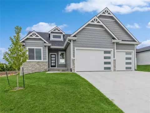 1121 NE Forest Ridge Ct, Ankeny, IA 50021
