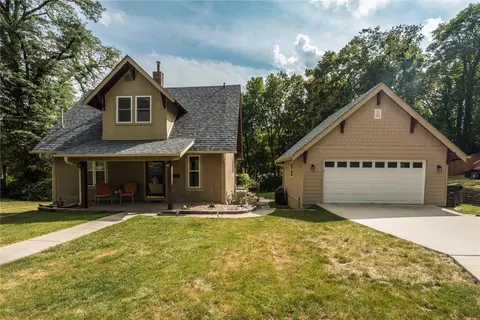 2910 Allison Ave, Des Moines, IA 50310