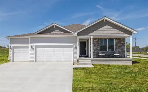 1723 Southbridge Dr, Adel, IA 50003