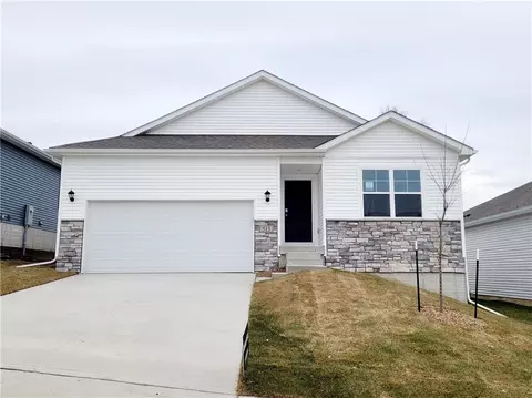 513 Elkhorn St, Mitchellville, IA 50169