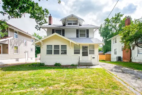 3004 High St, Des Moines, IA 50312