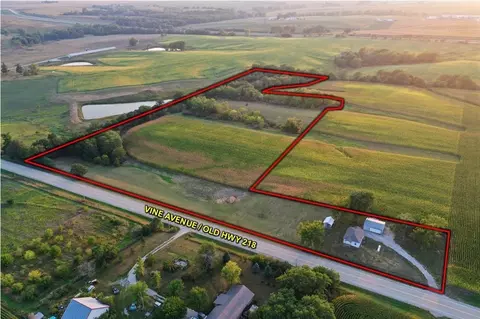 2075 Vine Ave, Ainsworth, IA 52201