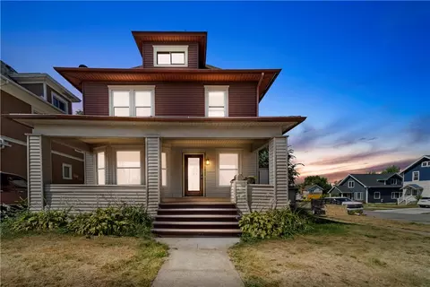 12 N 7th St, Marshalltown, IA 50158
