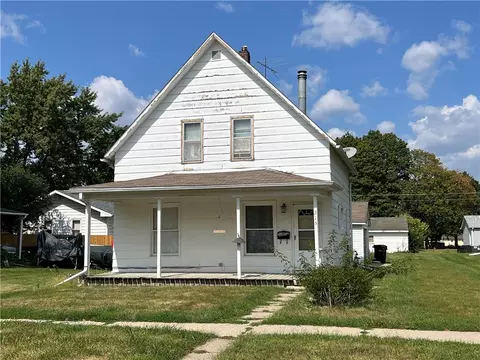 215 W Green St, Winterset, IA 50273