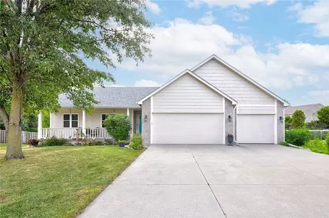 4224 SE 23 Ct SE, Des Moines, IA 50320