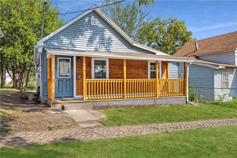 1612 Des Moines St, Des Moines, IA 50316