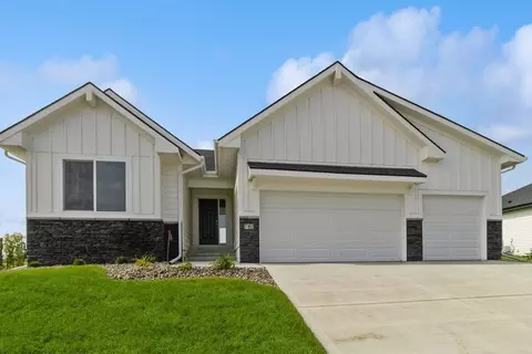 780 Indian Ridge Dr, Waukee, IA 50263