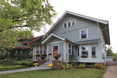 1056 36th St, Des Moines, IA 50311