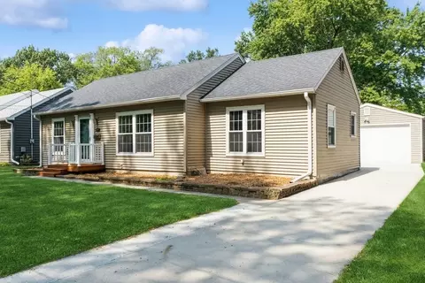 3017 Prospect Dr, Des Moines, IA 50310