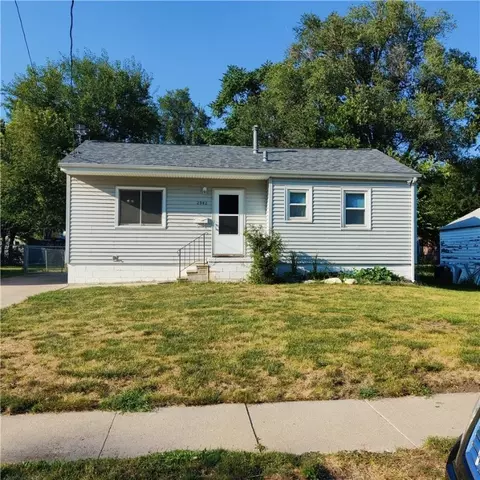 2942 Indianapolis Ave, Des Moines, IA 50317