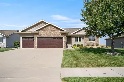 922 NW 39th St, Ankeny, IA 50023
