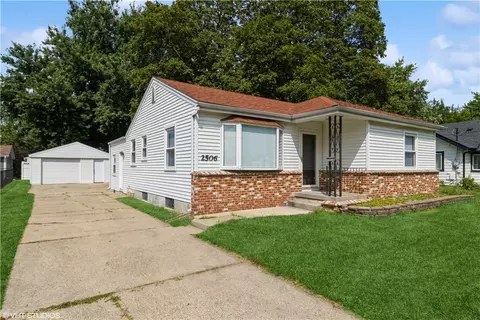 2506 59th St, Des Moines, IA 50322