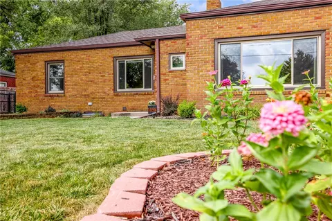 1058 57th St, Des Moines, IA 50311