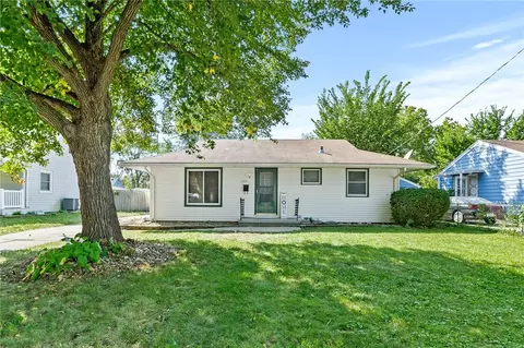 2404 Richland Dr, Des Moines, IA 50317