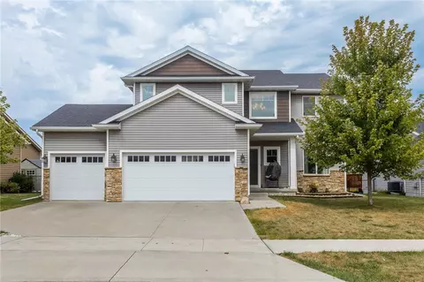 417 SE 14th St, Grimes, IA 50111