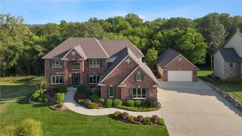 5019 160th St, Urbandale, IA 50323