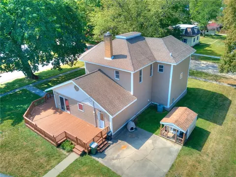 705 Clay St, Brooklyn, IA 52211