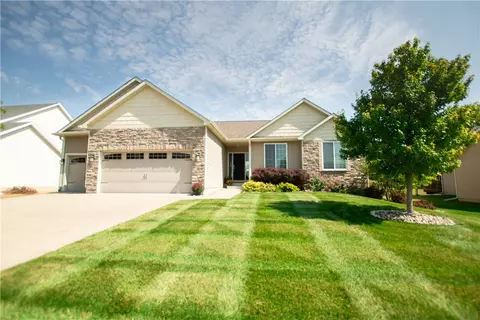 4711 147th St, Urbandale, IA 50323