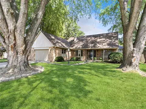 4405 75th St, Urbandale, IA 50322