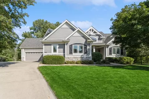 980 SE Brentwood Cir, Waukee, IA 50263