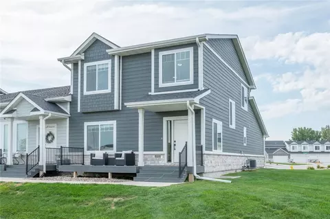 9169 Maisy Ln, West Des Moines, IA 50266