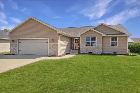 307 N 14th Ave, Winterset, IA 50273