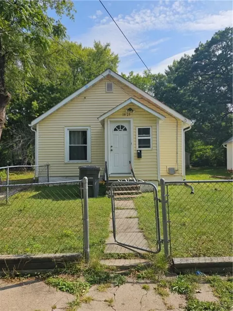 1825 23rd St, Des Moines, IA 50310