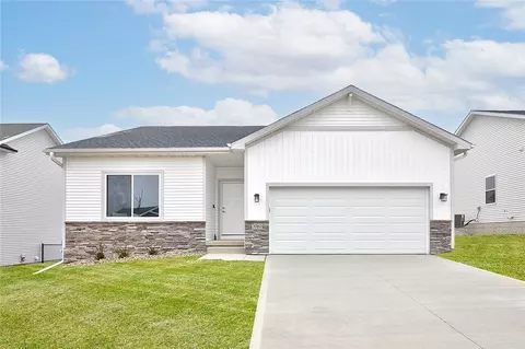 3060 Darling Rd, Waukee, IA 50263