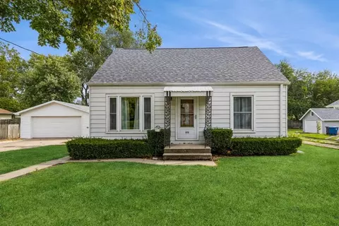 1711 E 24th St, Des Moines, IA 50317