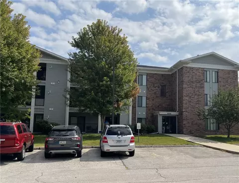 4821 86th St #3, Urbandale, IA 50322