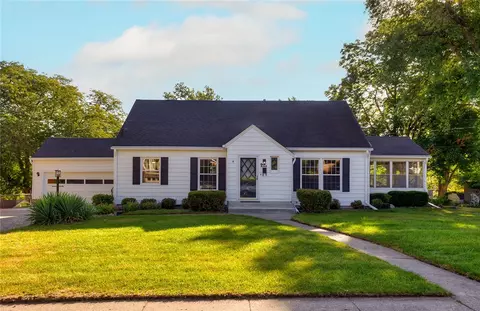 1325 62nd St, Des Moines, IA 50311