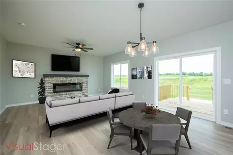1013 Redbud Dr, Slater, IA 50244
