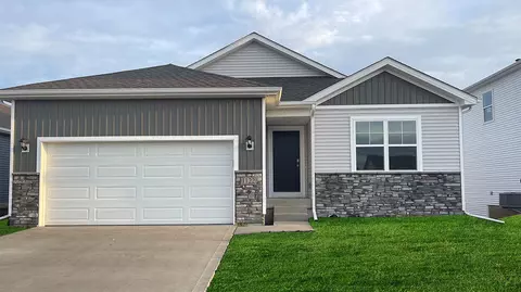 504 Quetzal Dr, Norwalk, IA 50211