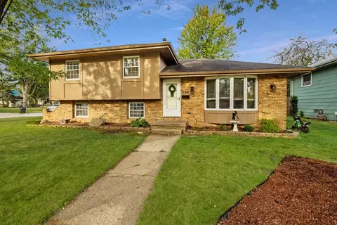706 NW School St, Ankeny, IA 50023