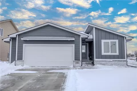 500 NW Compass Ave, Waukee, IA 50263