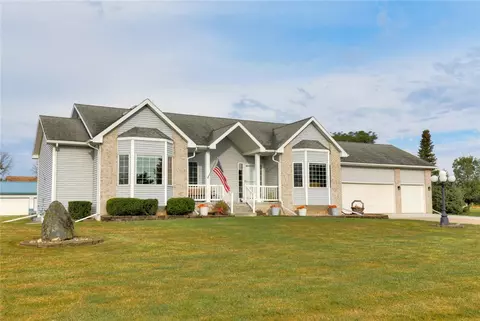 9038 NW 31st St, Polk City, IA 50226