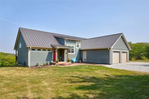 407 NW 7th St, Stuart, IA 50250