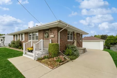 2554 Mansfield Dr, Des Moines, IA 50317