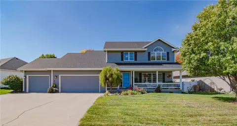 4610 Ashwood Dr, Urbandale, IA 50322