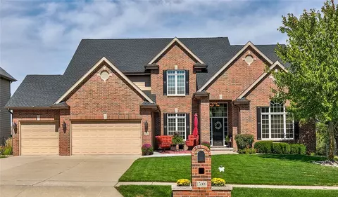 15009 Maple Dr, Urbandale, IA 50323