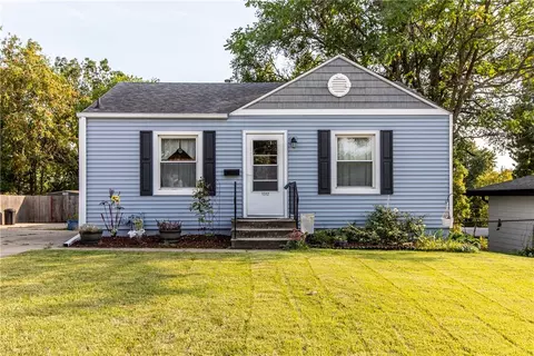 1312 Oak Park Ave, Des Moines, IA 50313