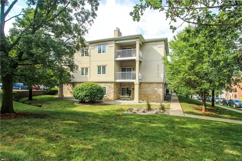 2901 Grand Ave #308, Des Moines, IA 50312