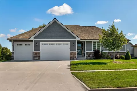 1425 10th Ave SE, Altoona, IA 50009
