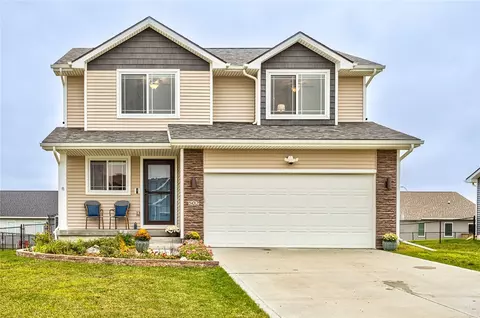 502 Meadowbrook Pl, Huxley, IA 50124