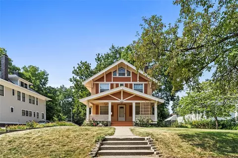 2012 E 12th St, Des Moines, IA 50316