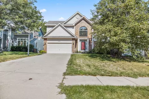 8409 Sandford Pl, Johnston, IA 50131