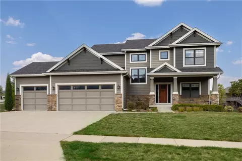 5014 160th St, Urbandale, IA 50323