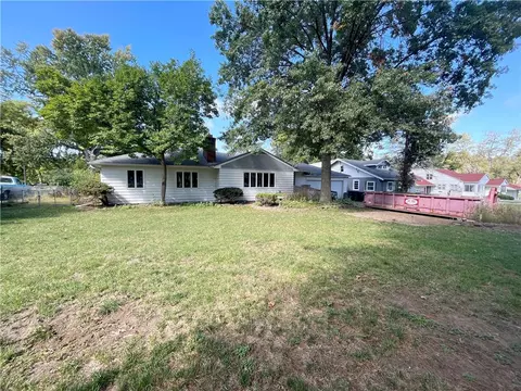 3900 Beaver Ave, Des Moines, IA 50310