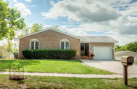 319 E Philip St, Des Moines, IA 50315